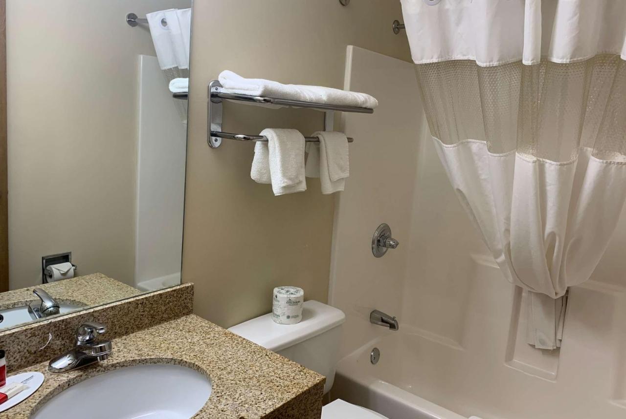 Super 8 By Wyndham Liverpool/Clay/Syracuse Area Экстерьер фото