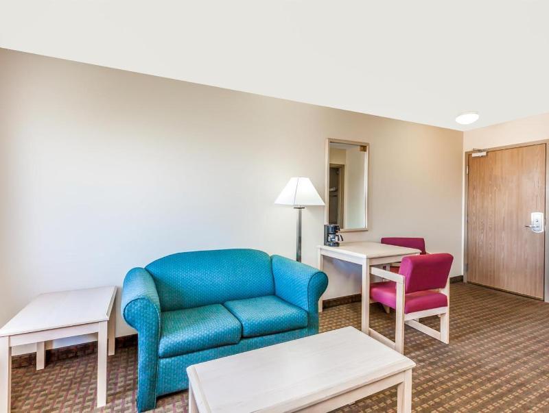 Super 8 By Wyndham Liverpool/Clay/Syracuse Area Экстерьер фото